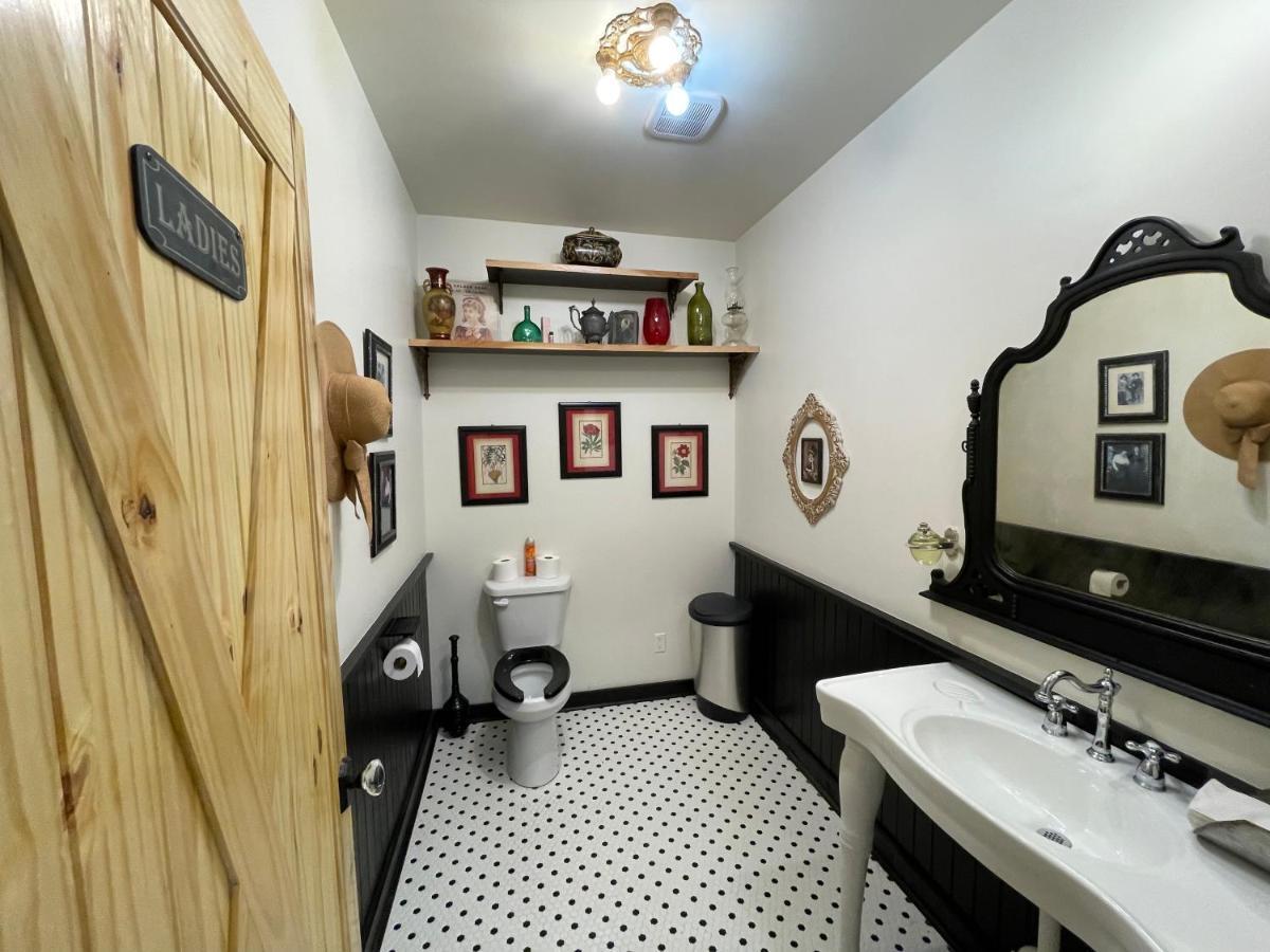 Beard And Lady Inn Chester Ngoại thất bức ảnh